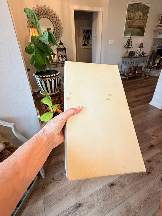 Vintage Last Rights Crucifix Sacrament Set From the 1960’s - Picture 8 of 17